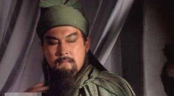 雕像|为啥关羽的雕像一直闭着眼？老木匠：他睁眼的后果太严重！