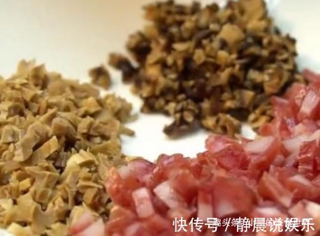 此菜只需上锅蒸蒸即可，孩子隔几天就要吃，营养丰富做法简单