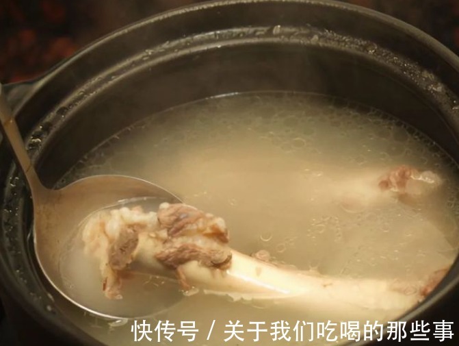 炖原汁原味的羊肉汤，老板传授“1用3不用”技巧，肉烂汤鲜没膻味