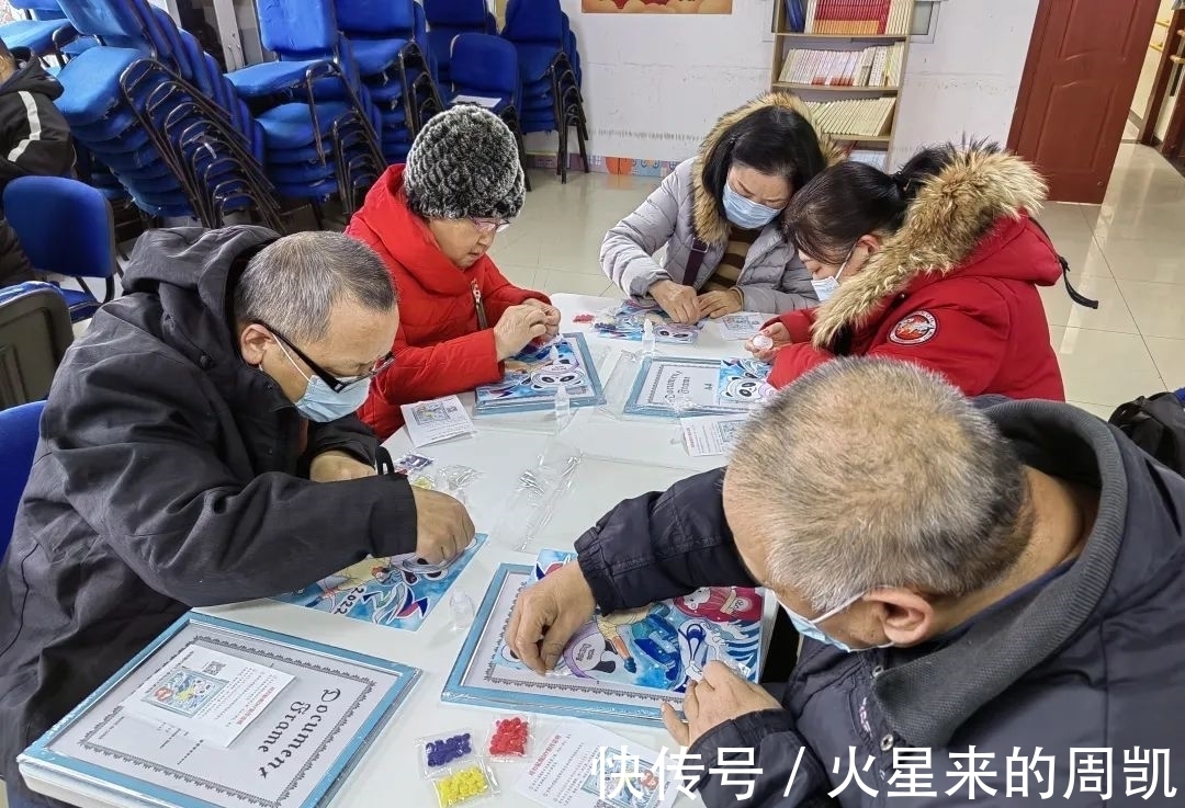 纽扣画|纽扣画、中国结、补绣挂件……地区居民巧手庆冬奥,一起向未来!