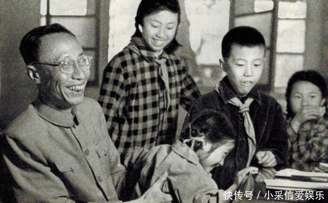 工作|郭沫若看溥仪没工作请他当助手，溥仪回答5个字，留下最后的尊严