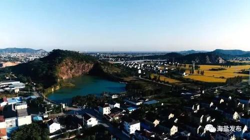 图片模式矿坑月湖现状一轴:以秦溪河为主线的绿道景观轴图片模式效果