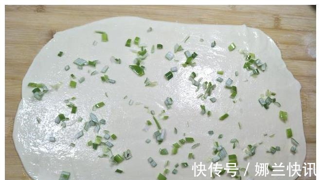 早餐别出去买了,教你1款懒人鸡蛋饼,不用发面,营养好吃