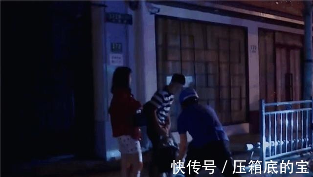 醉酒|黄渤送外卖路遇醉酒女子，有谁注意到黄渤率先问了什么话！