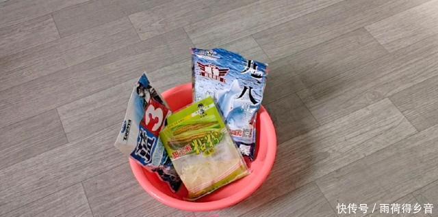 钓鲤鱼不需要太多料混合,配对这两种料,一年都不用换了