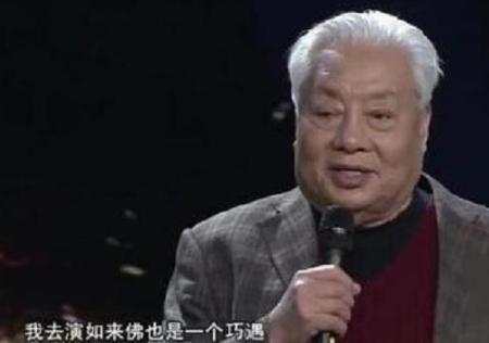 降龙伏虎#如来佛祖饰演者,去泰国买佛像,结果发现上面画的都是自己