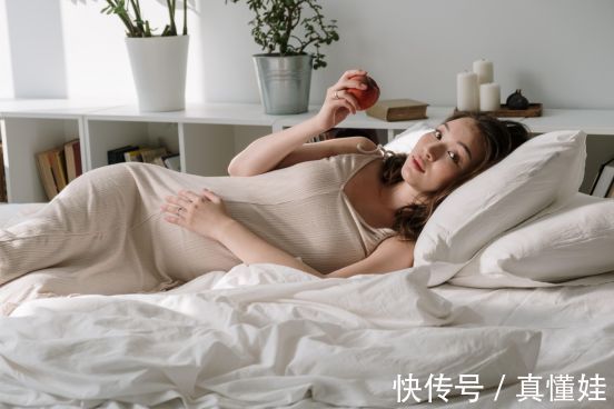 准妈妈|孕妈选择哪种睡姿最好?这么睡能安胎!
