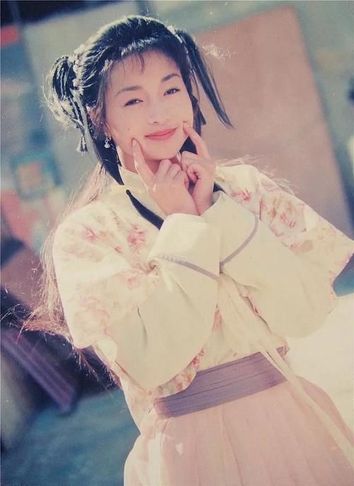 神雕侠侣!5版郭襄,美则美矣,大多数都是“犯花痴”,只有她是郭襄本襄