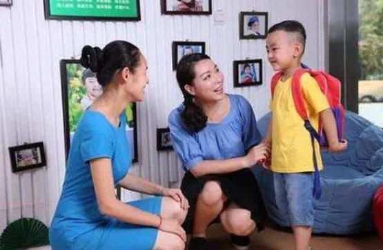 父母|5岁男孩被同学欺负,妈妈高情商做法堪称一绝,老师:干得漂亮