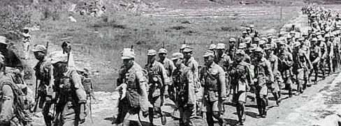 师战|曾经的“双枪兵”，一个师战至只剩700人，挡住5万日军进攻