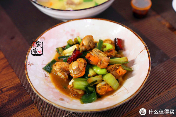 羊肉汤|暑假带娃，简单的2菜1汤，3锅齐上，还花将近1小时，妈妈不容易