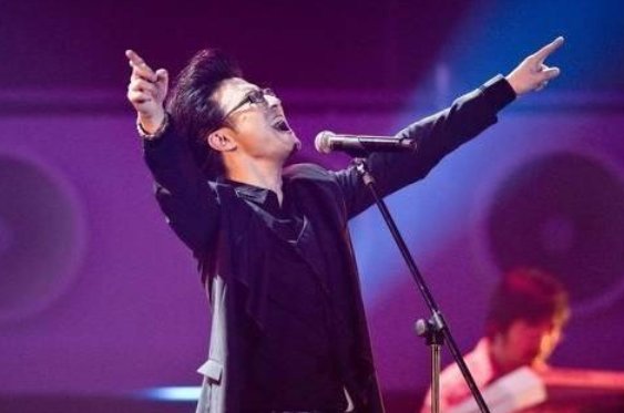 华晨宇《王牌》舞台模仿汪峰唱歌，章子怡现场导师级点评，太专业