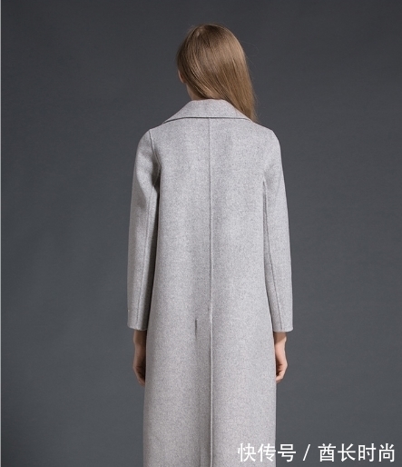 大衣|女人买大衣,要挑这3种“经典耐看色”,穿个几年都不怕过时!