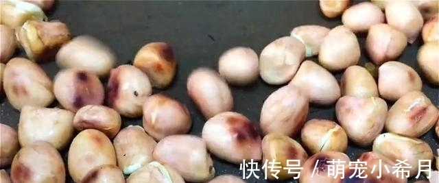 红薯这样太解馋了,软糯香甜不沾牙,刚出锅就忍不住偷吃了,真香