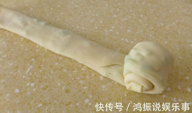 面团|做葱油饼时,只要掌握这1步,面饼柔软有筋道,凉了也不硬