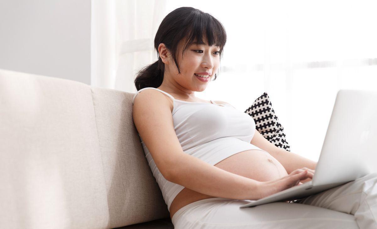 准妈妈可知“葛优躺”伤胎害己不妨看看这三种姿势,舒服又健康