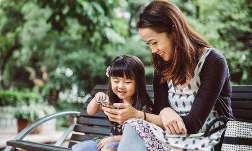 小婉|“熬到娃上幼儿园,我就能上班!”全职宝妈最后被现实打败