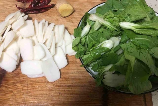 大乔|晚上失眠多梦，吃点这菜，2块钱炒一盘，睡得香，一觉无梦到天亮