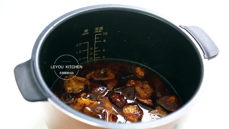 懒人|夏天的懒人焖饭,饭菜一锅出,平时一碗的饭量,现在能吃两碗