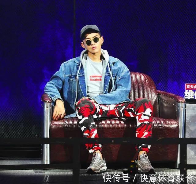 yeezy 一秒售罄,一夜暴涨!他们穿的球鞋我劝你千万别买!