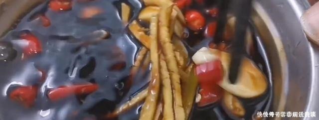 我家草鱼从不红烧，教你懒人做法，不加一滴水，上桌被全吃光！