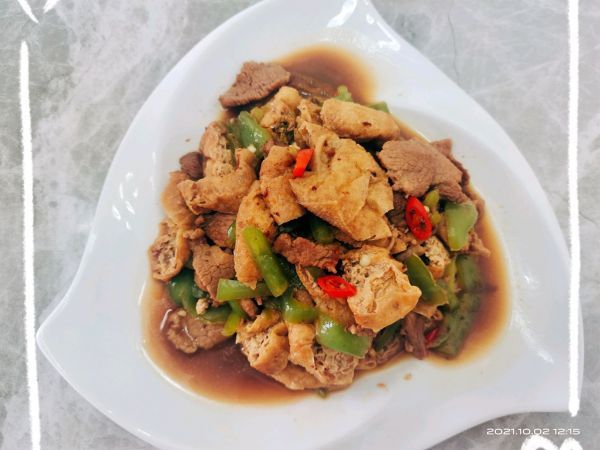 油豆腐青椒炒肉片