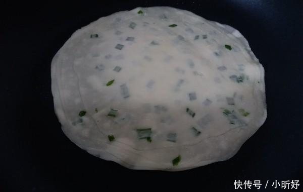 必不可少|中国姑娘在国外卖小吃,30元一份,1天卖500份,老外吃不腻