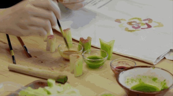 年轻人$剩菜做旗袍、塑料瓶造大楼,这些年轻人正在用垃圾拯救世界!