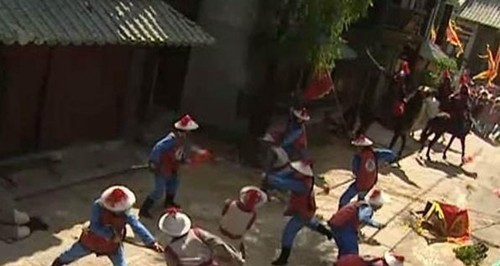 三跪九叩|为何顺治在崇祯陵墓前大哭,康熙6次为朱元璋扫墓,还三跪九叩?