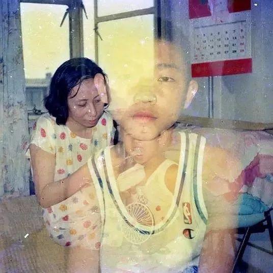 回忆杀&法国艺术家花7年,拯救85万张中国老照片,每张都是回忆杀