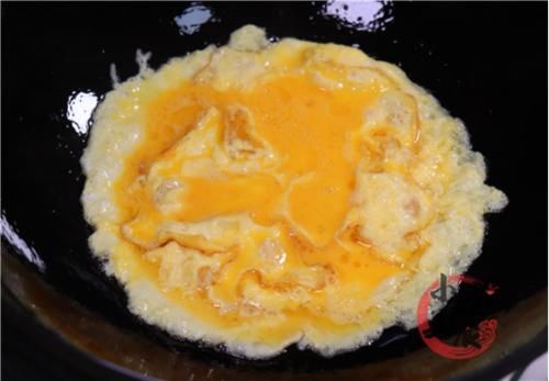 年薪38万大厨做的“西红柿炒鸡蛋”，操作手法太牛了，顺序是关键