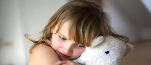 父母|李玫瑾这些东西会影响孩子大脑发育，家里再穷也不要断太早