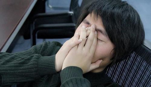 骨骼|缺钙的4大征兆:若全中了,意味着你缺钙缺的比较厉害,赶紧补