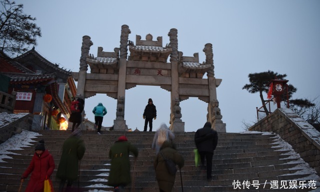 山东又一“宰客”景区，1200元一晚住宿费，遭学生闹上热搜