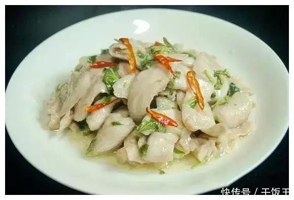 美食精选：香椿拌鱼片，金针菇炒青椒肉丝，辣爆肚丝，土豆披萨的做法