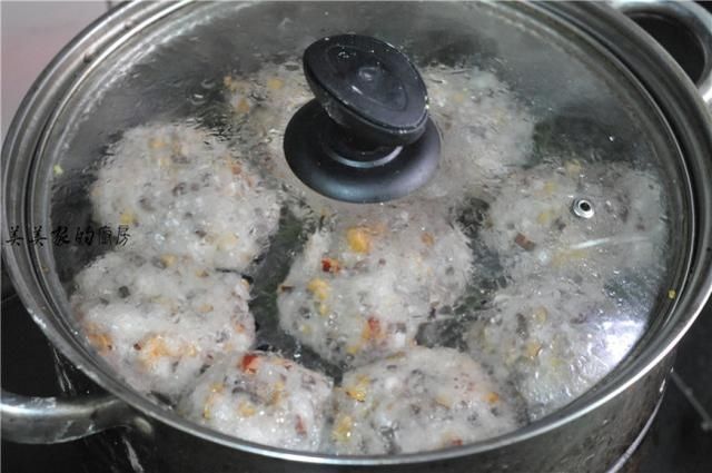  大家都蒸馒头，我却最爱它，不用发酵不揉面，香糯柔软真美味