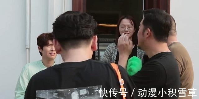 疲憊|岳云鵬為何總顯疲憊,在《餐桌》給出了解釋,可以退出《極挑》了