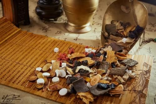 子女者|不要再用各种滋补药材泡茶喝了，这些无效的养生方式该暂停