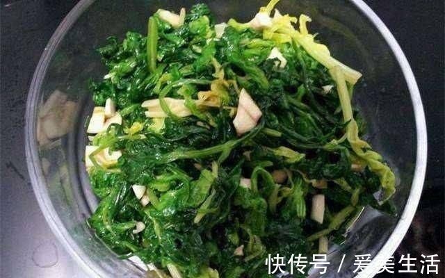 芹菜叶|芹菜和它一起吃就是在吃“毒药”，别再傻吃了，赶紧倒掉吧