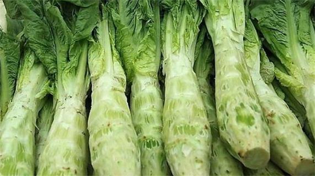 莴笋不要再炒着吃,教你个特色新吃法,清脆爽口,越吃越过瘾