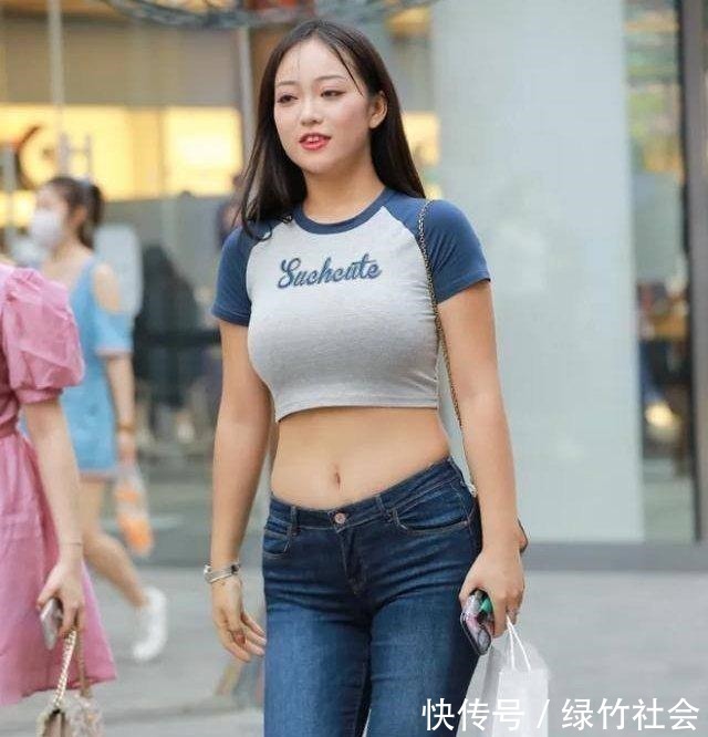 小胖子 凉爽短T搭配牛仔,清新迷人,“微胖”身材也可以很好看!
