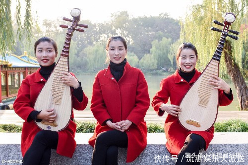 瘦西湖景区|最低调的江南美女，是扬州瘦西湖“船娘”，她们不仅仅会摇橹船