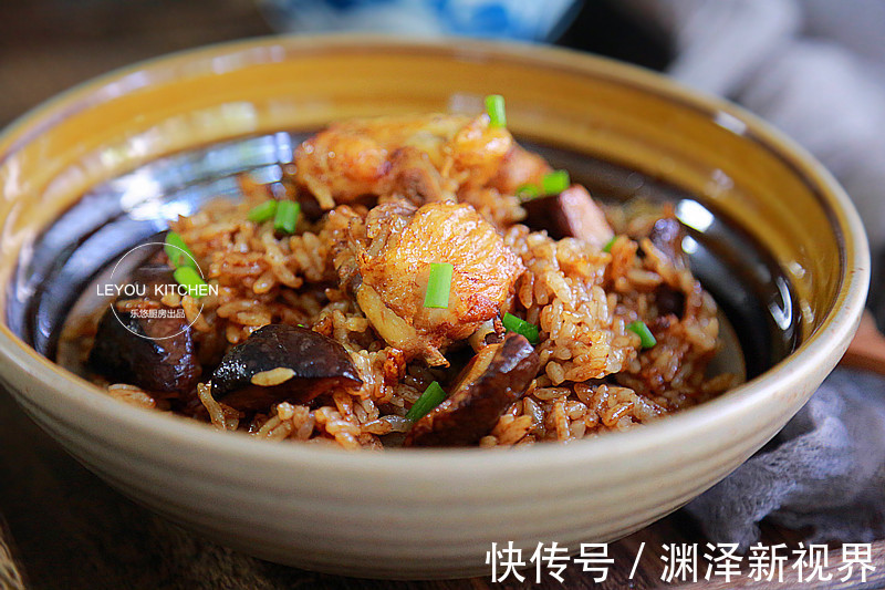 饭菜|夏天的懒人焖饭，饭菜一锅出，平时一碗的饭量，现在能吃两碗