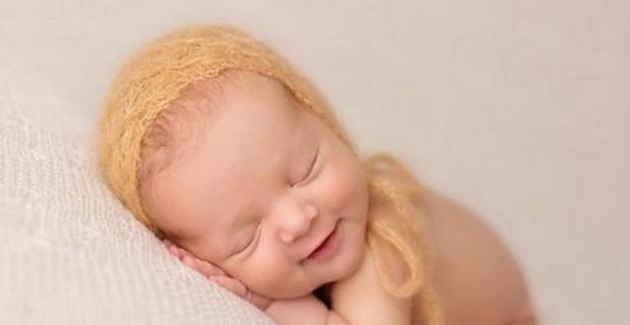 睡眠质量|婴儿睡觉时总是满床打滚,背后原因在这里,父母别忽视了!