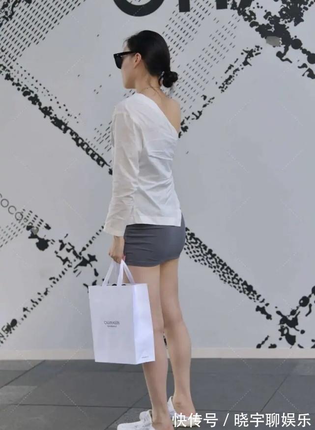 夏季|仅靠“连衣裙”不够了,今年“两件套”更吃香,时髦洋气又得体!