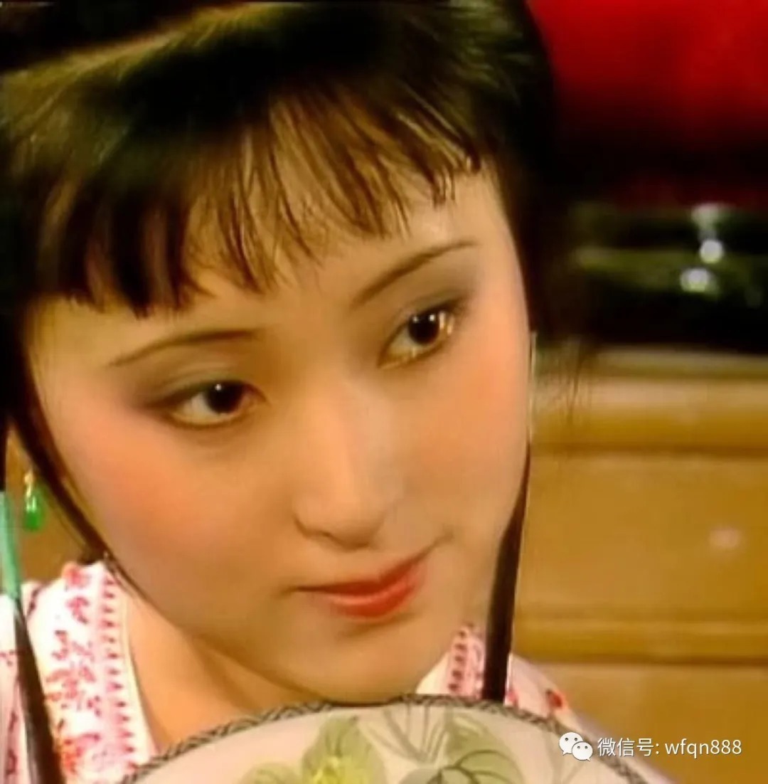 神瑛侍者!贾宝玉明明很喜欢林黛玉,为何却处处留情,常常亲近其他女子?