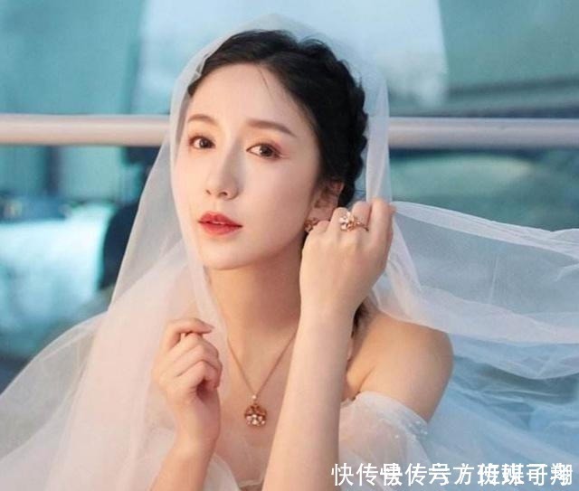 脸上有这3个特征的女生，别轻易留刘海，不然会拉低你原本颜值