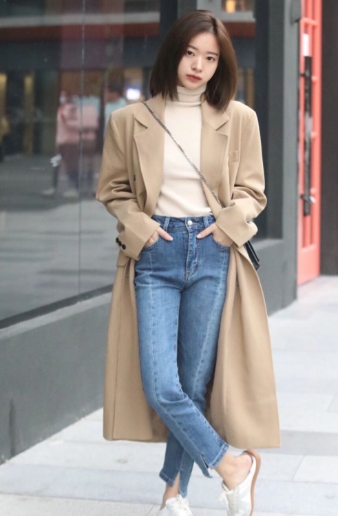 小姐姐 普通人怎么把大衣穿出高级感?看看这些穿搭小技巧,日常实用