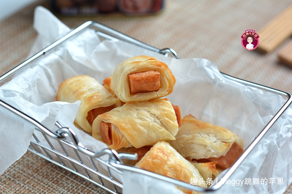 用手抓饼做的午餐肉酥皮卷,8分钟出锅酥嫩嫩,省事又好吃