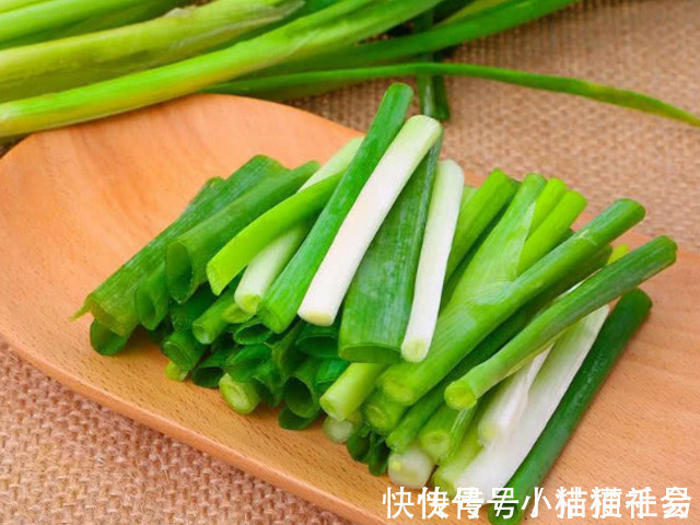 癌细胞|得了“癌”千万别慌,这4种食物换着吃,疾病“不告而别”!